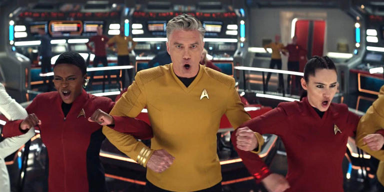 Strange New Worlds Actors Reveal Cut Star Trek Musical Finale Moment & Why Spock Dances