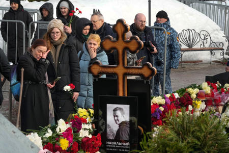 Russian priest who held Alexei Navalny’s memorial service mysteriously suspended by Moscow church<br><br>