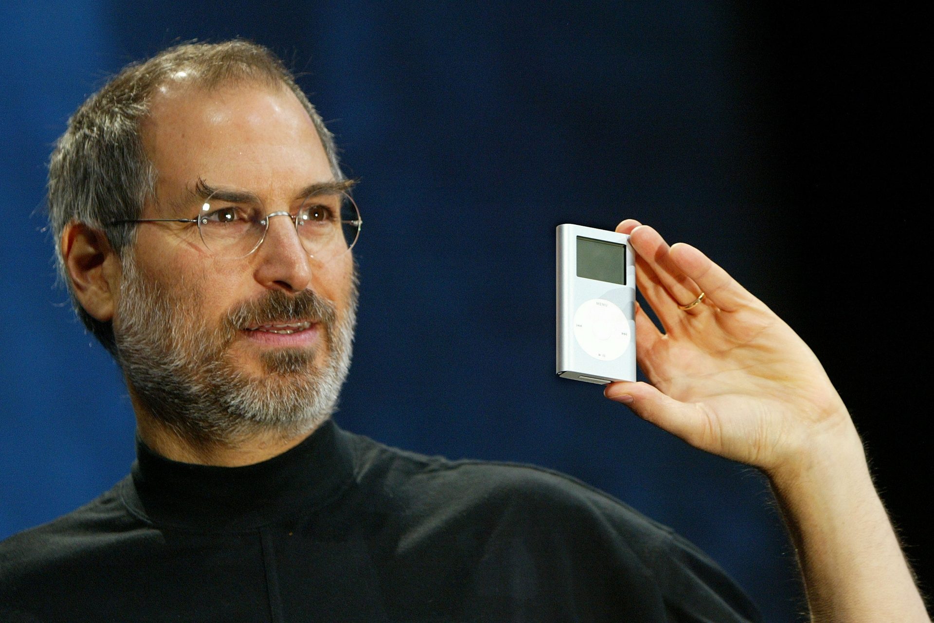 <p>On October 5, 2011, Steve Jobs took his last breath after battling pancreatic cancer. His sister, author Mona Simpson, subsequently signed a eulogy published in the New York Times, in which she described the Apple boss's final moments: "Before embarking, he'd looked at his sister Patty, then for a long time at his children, then at his life's partner, Laurene, and then over their shoulders past them… Steve's last words were: 'Oh wow. Oh wow. Oh wow.'"</p>