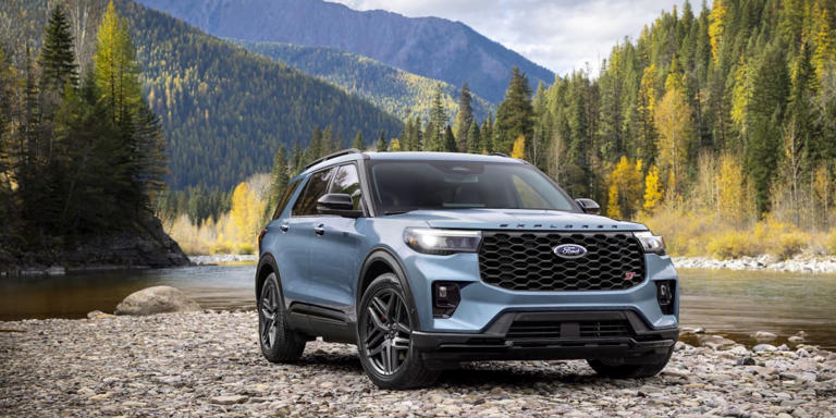 The new 2025 Ford Explorer has a powerful engine, redesigned, upscale cabin and top safety ratings