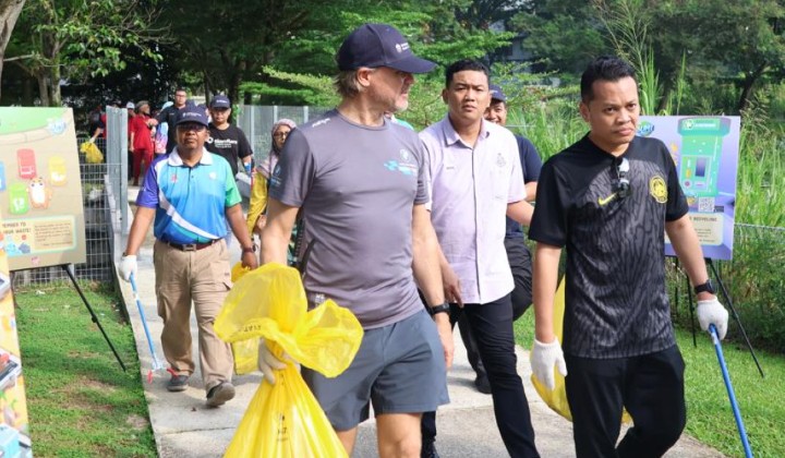 plogging movement: malaysia and sweden’s joint stride against plastic pollution