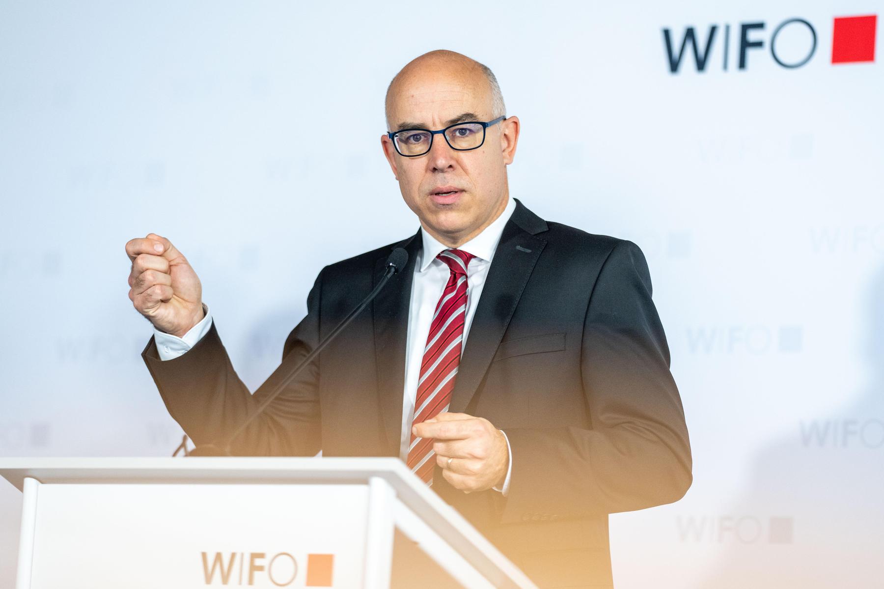 wifo-chef gabriel felbermayr: „österreich wird ins russische gas hineingetrieben“