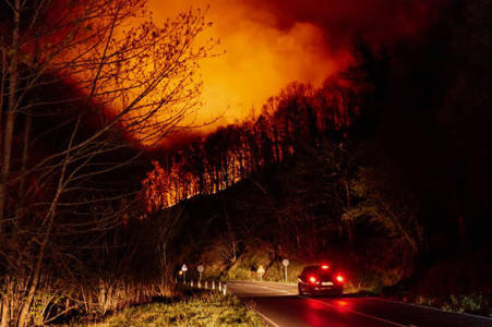 Wildfire map outlines 10 states at potential risk with experts issuing warnings<br><br>