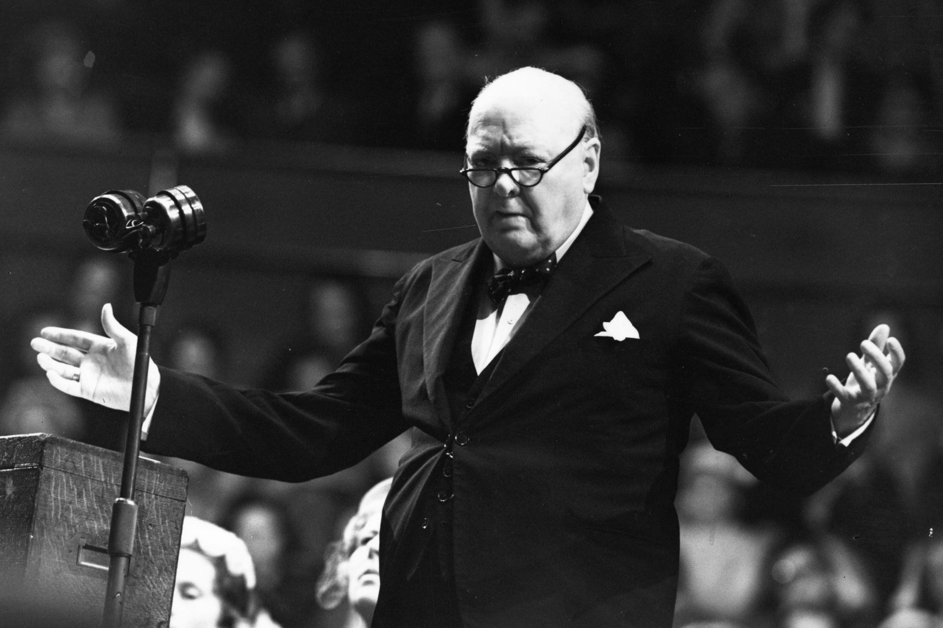 <p>On January 15, 1965, Winston Churchill suffered a stroke. The former British Prime Minister was ill for the next nine days and finally let out his last breath on January 24. His last words would have been: "I'm so bored with it all", as reported by Thomas Snégaroff in his work 'Le fin mot de l'Histoire'.</p> <p><a href="https://www.msn.com/en-us/channel/source/Showbizz%20Daily%20English/sr-vid-w8hcuhvu3f8qr5wn5rk8xhsu5x8irqrgtxcypg4uxvn7tq9vkkfa?cvid=cddbc5c4fc9748a196a59c4cb5f3d12a&ei=7" rel="noopener">Follow Showbizz Daily to see the best stories every day</a></p>