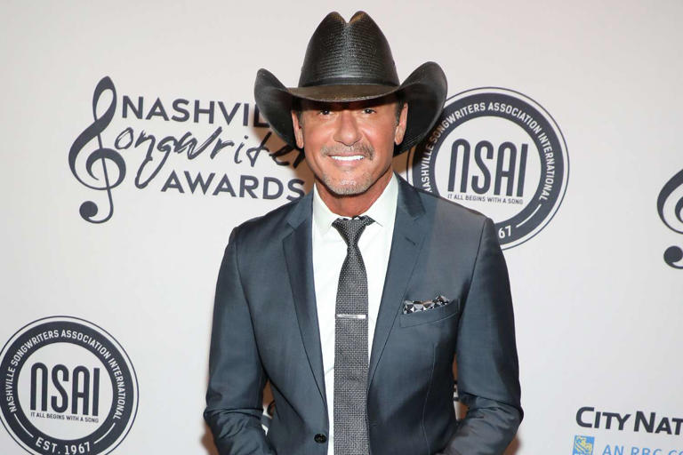 Tim McGraw Turns 57: Inside His Wife Faith Hill and Their 3 Daughters ...