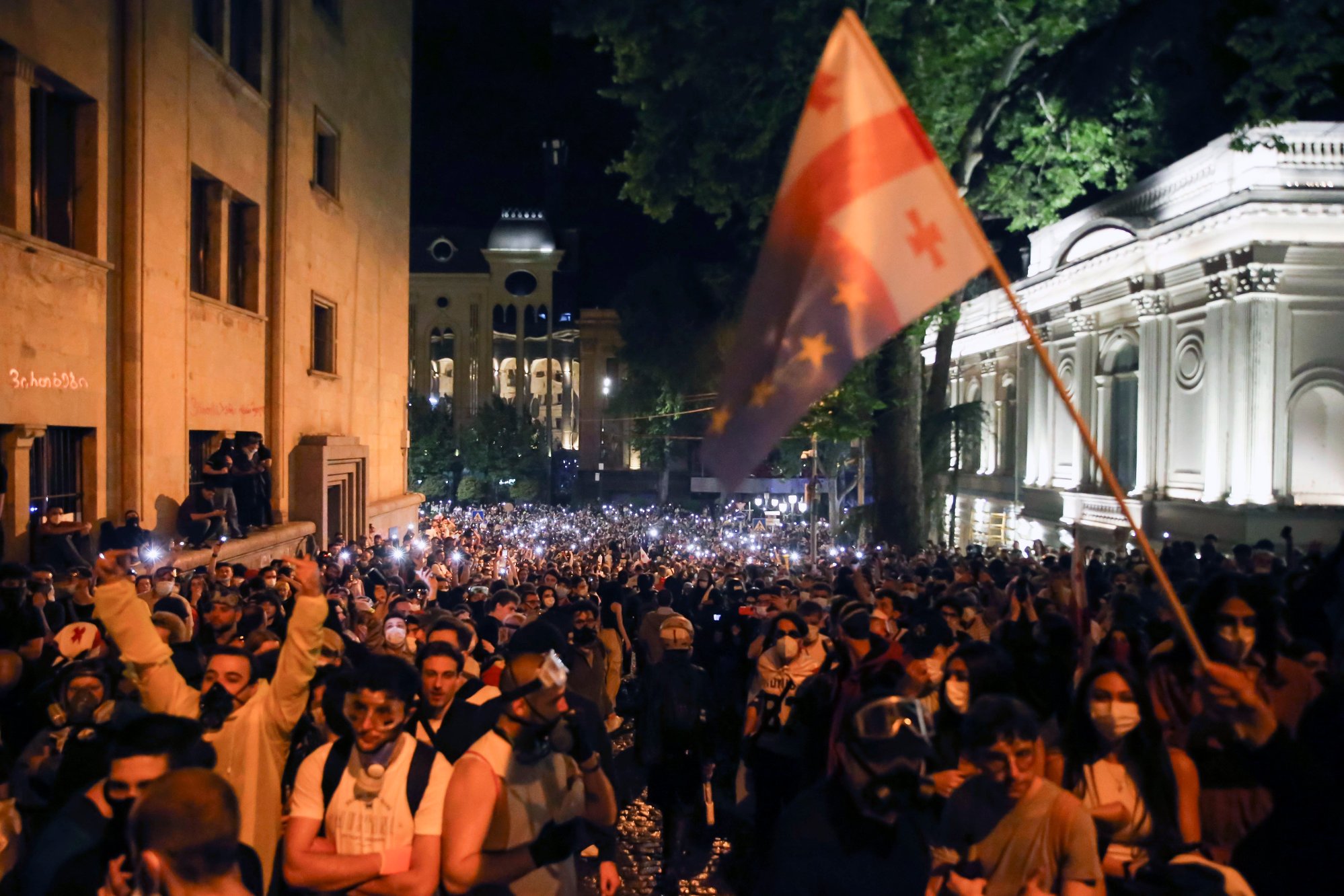 elleve skadd i demonstrasjoner i georgia