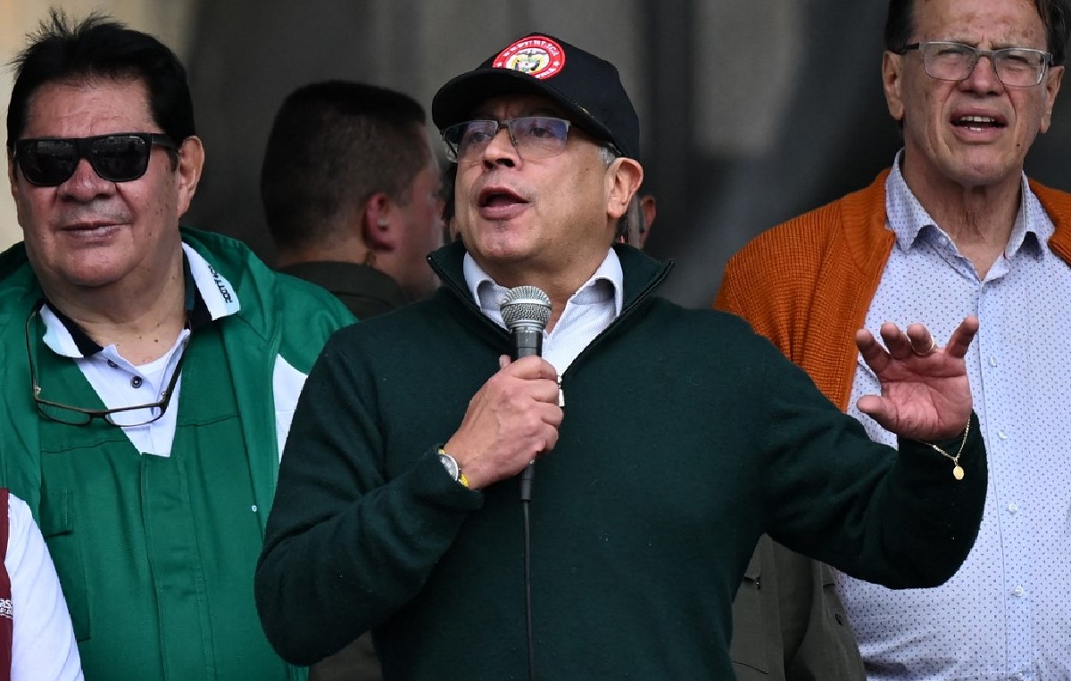 petro acusa que se prepara un golpe de estado en colombia; apela al respaldo popular