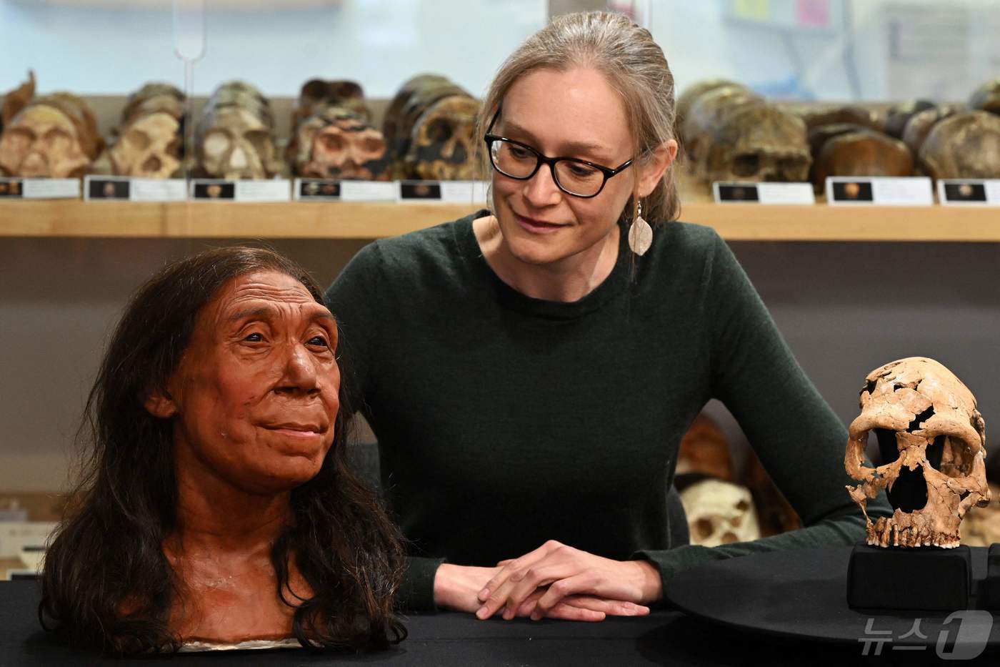 7만5000년 전 네안데르탈인 여성, 이렇게 생겼다…英연구진 복원