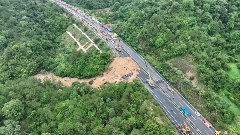 effondrement d'une autoroute en chine: un nouveau bilan fait état de 36 morts