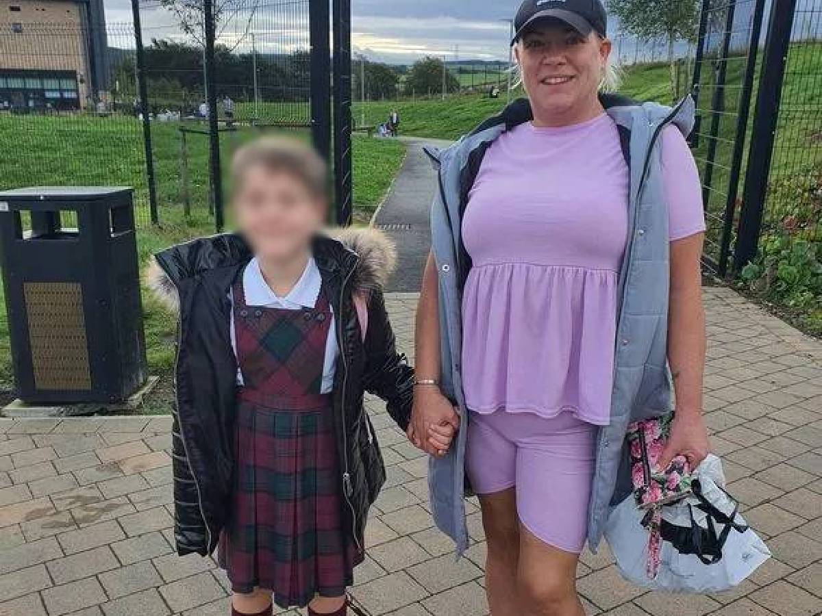 madre defiende de los “trolls” a su hijo que decidió ir con falda a la escuela