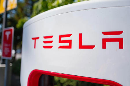 Tesla Abruptly Pulls Summer Intern Offers Amid Major Job Cuts, Report Says<br><br>