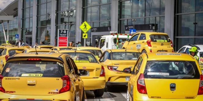 los requisitos que deberán cumplir los taxistas para recibir subsidio del gobierno