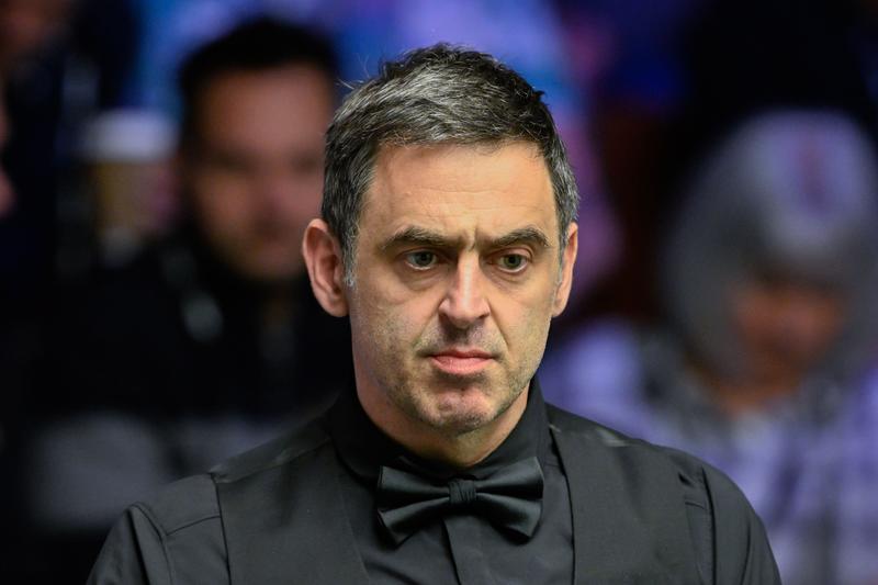 ronnie o’sullivan claims some referees have it in for him during defeat