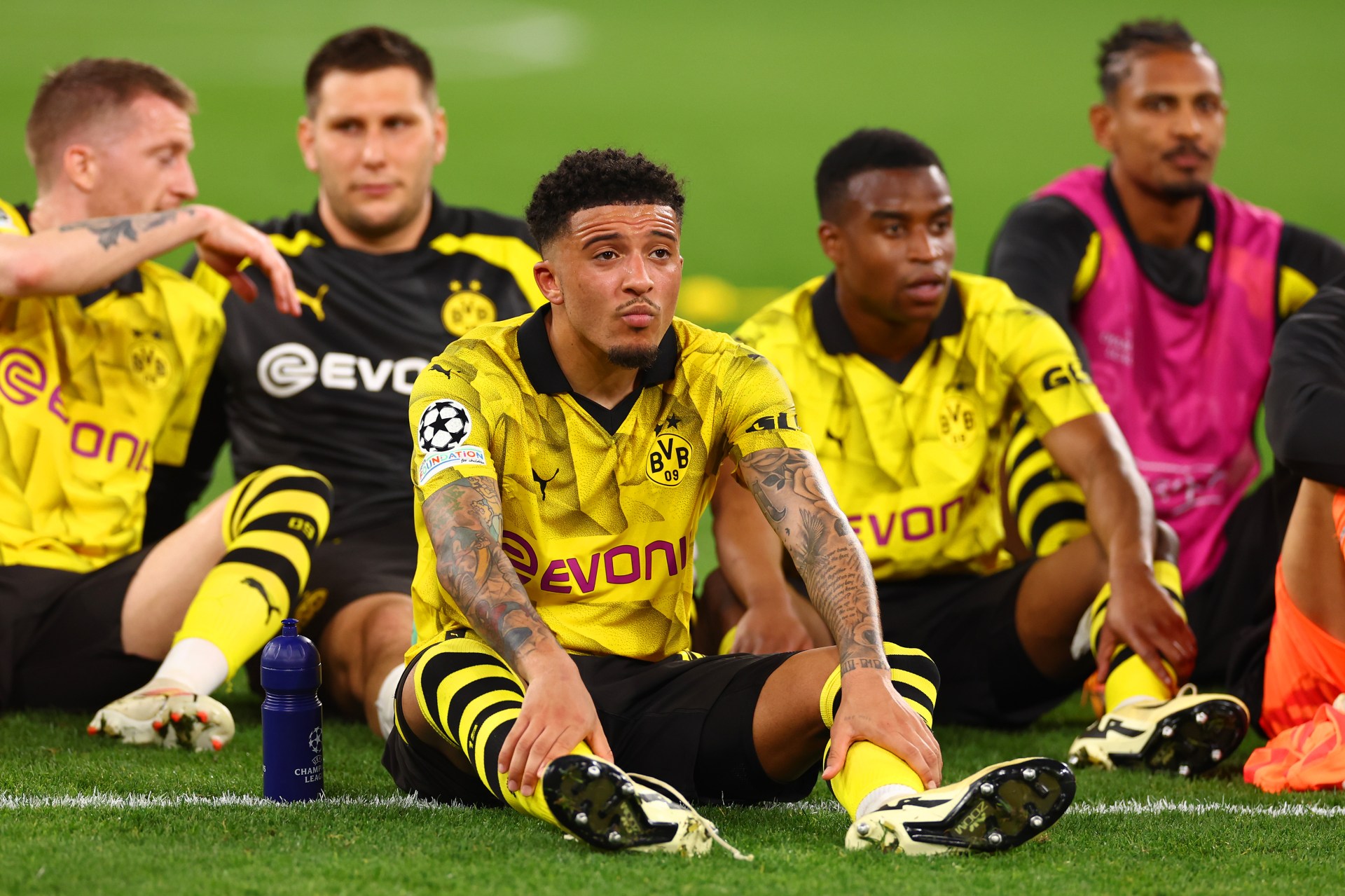 thierry henry sends touching message to jadon sancho after superb display vs psg