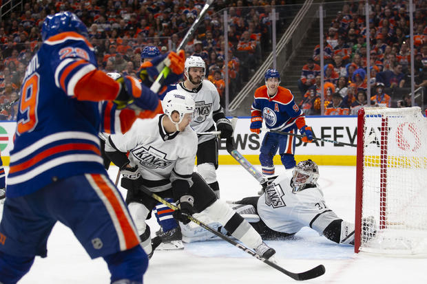 Draisaitl Scores Twice As Oilers Beat Kings 4-3 To Advance To 2nd Round