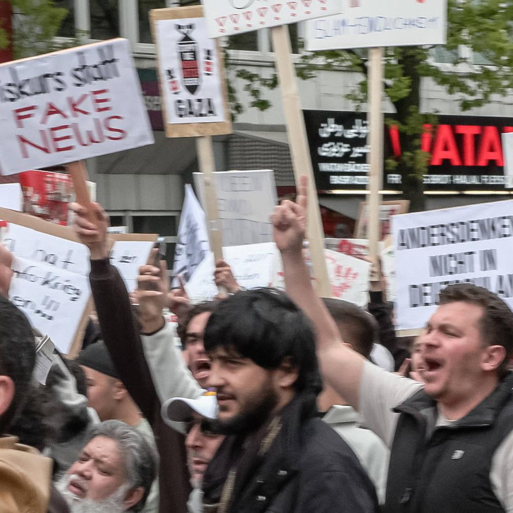 islamisten-demo in hamburg: spahn warnt vor „bösem erwachen“