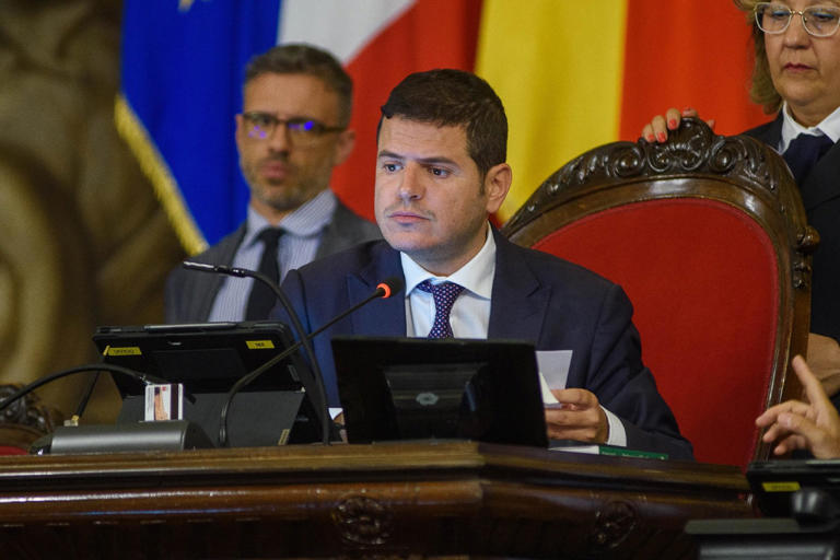 Sicilia: scattano sanzioni per parlamentari Ars assenteisti