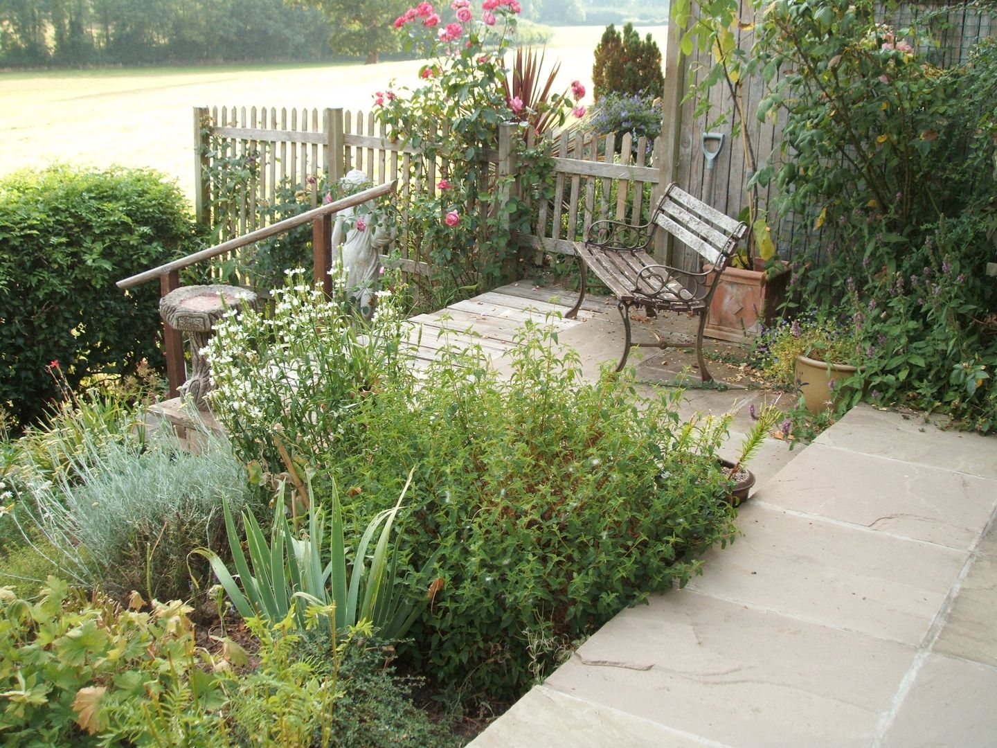 23 ucuz ama etkili (ve şık) bahçe çiti fikri