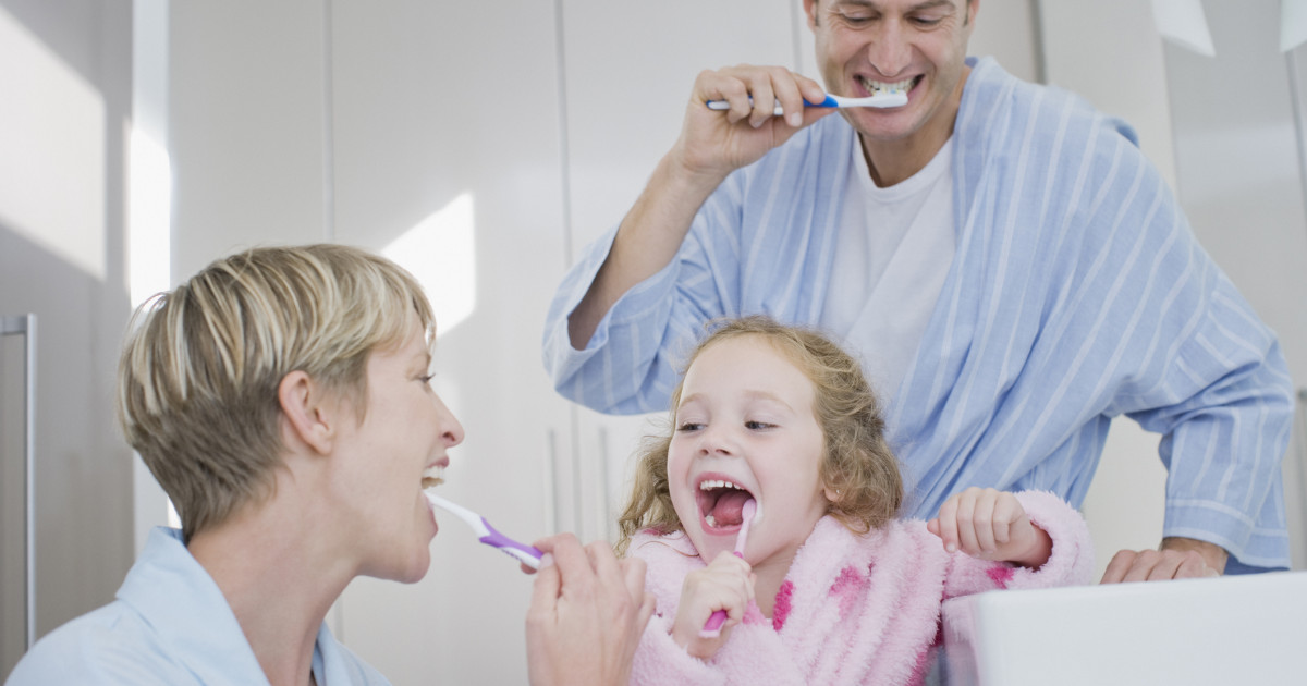 5 szokás, amivel tönkreteszed a fogaidat. mutatjuk a helyes szájápolási rutint!