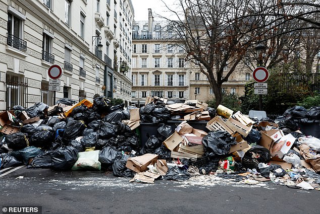 paris binmen threaten to go on strike during the olympics