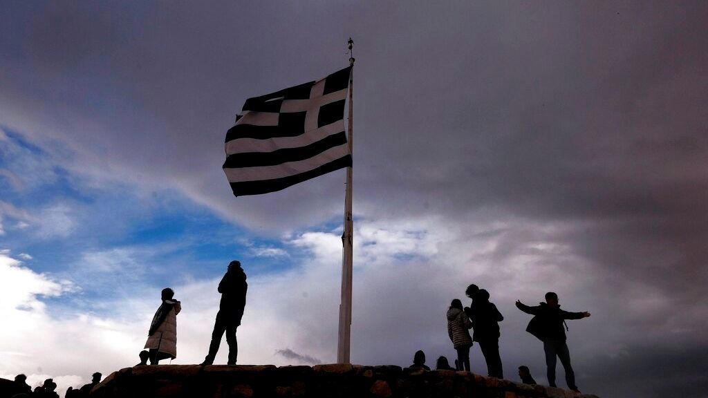 η jp morgan υποβαθμίζει τις ελληνικές μετοχές - παραμένει θετική για τα ομόλογα