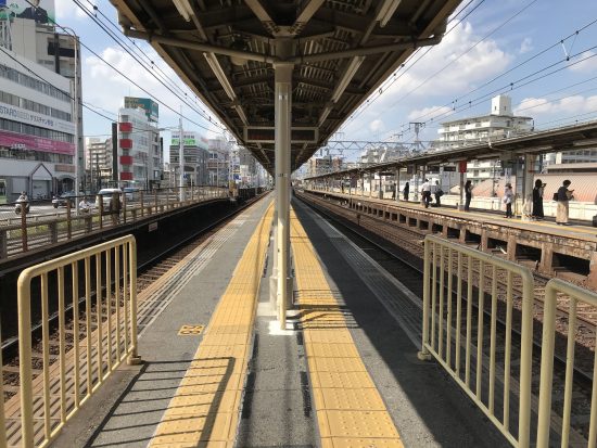 “日本一危険”と評判の駅に行ってみた。黄色い線の内側に並べない… ――大反響gwトップ10