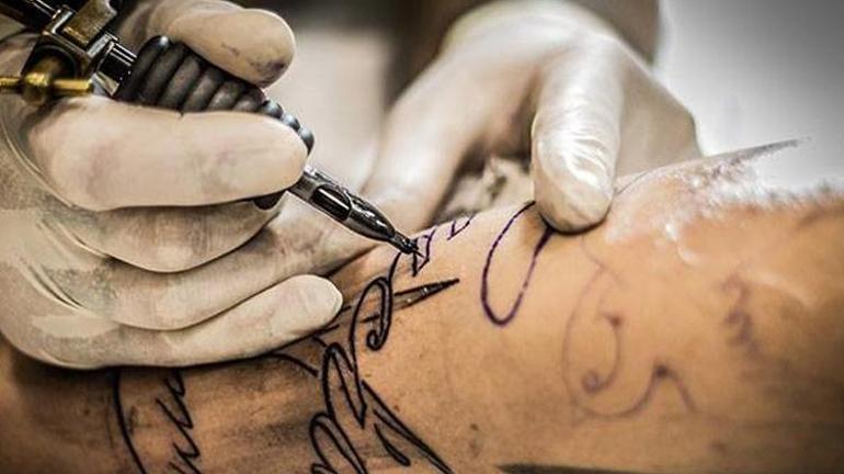 dövme yaptıranlar bin pişman! son 5 yılda 1 milyondan fazla kişiye uygulandı