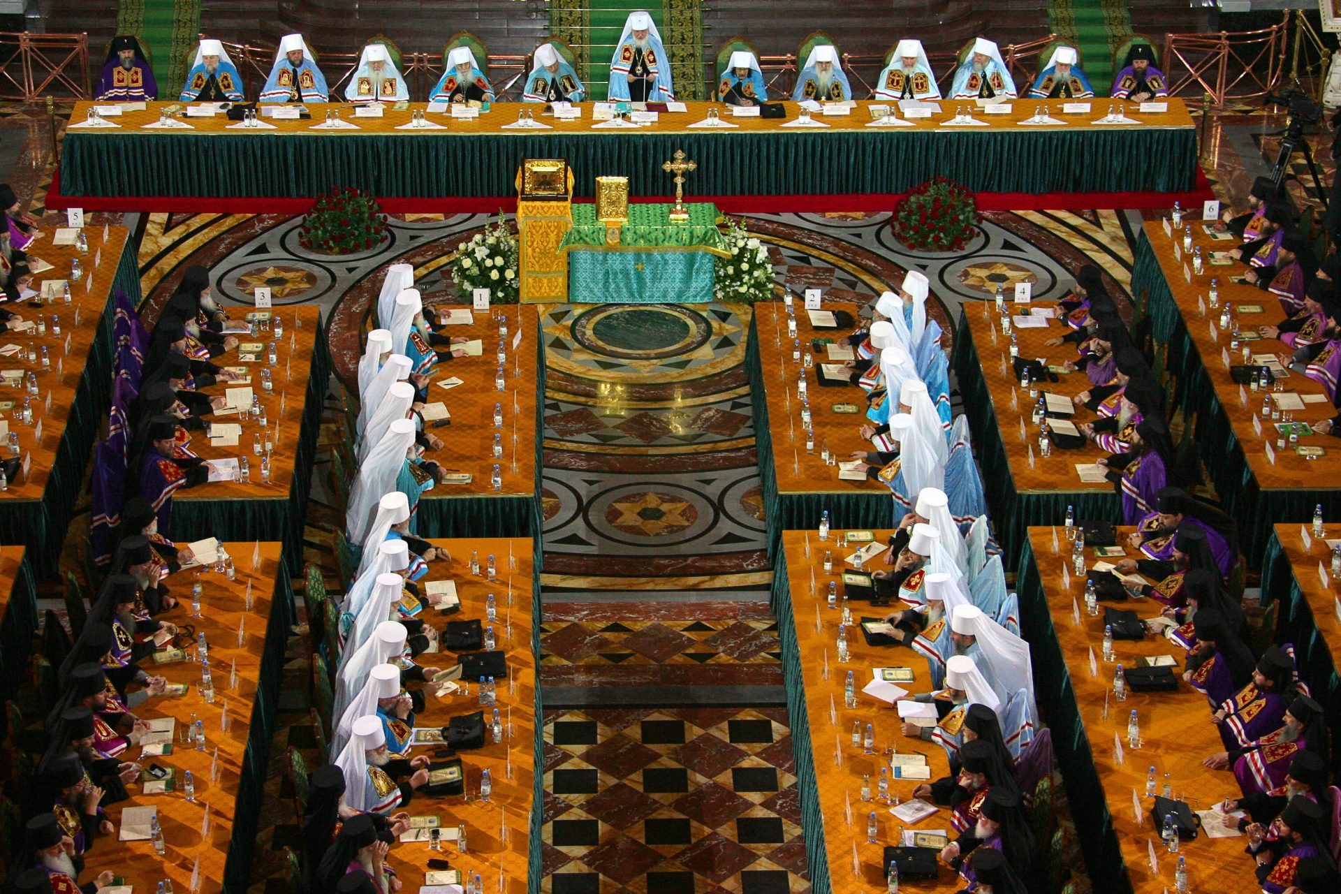 beyond-the-headlines-15-celebrity-couples-who-prove-real-love-thrives