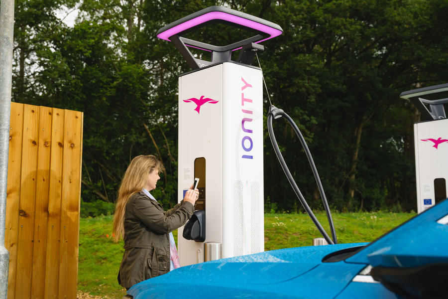 how to, how to pay for charging an electric car