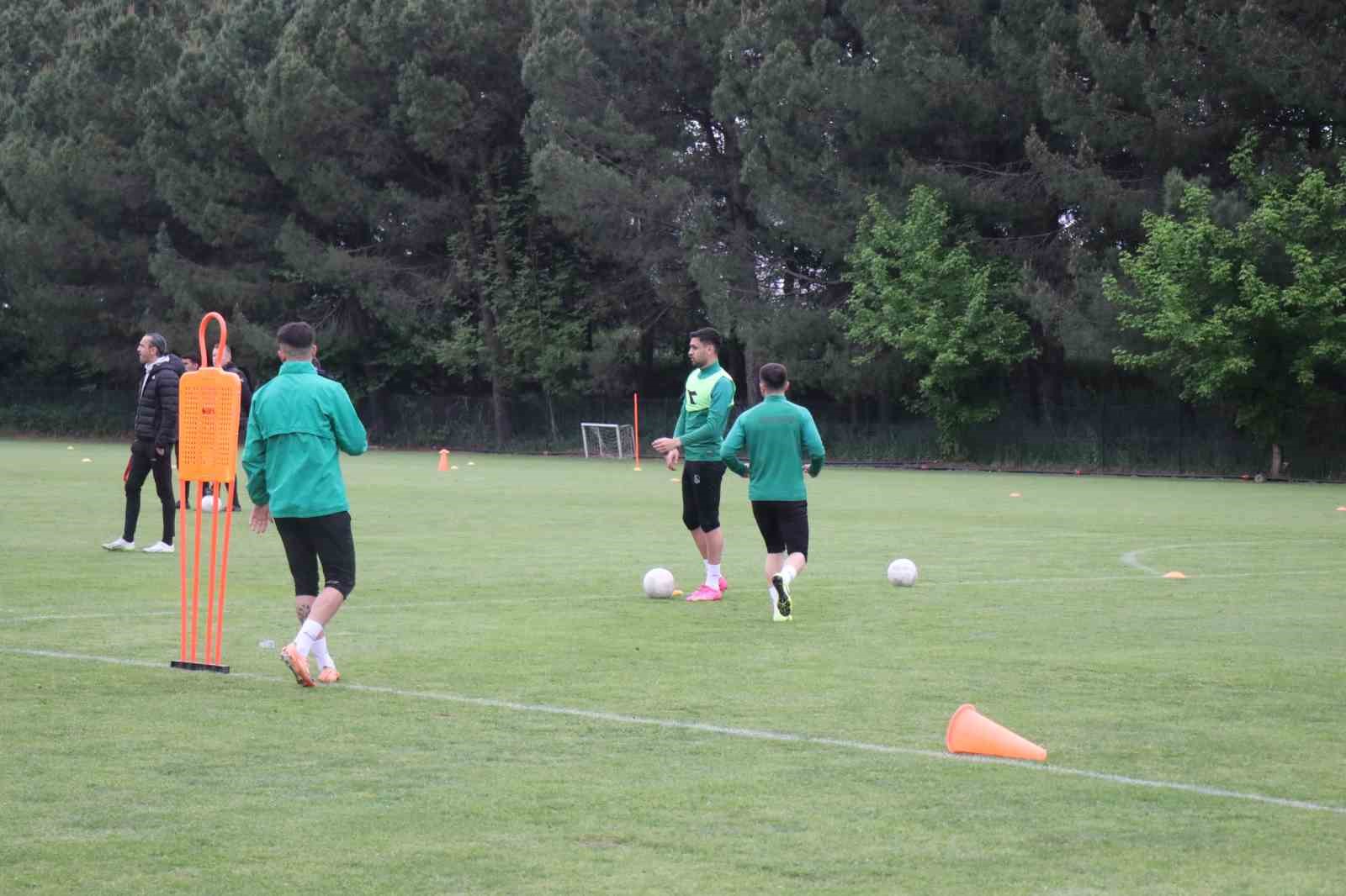sakaryaspor’un süper lig hayali play-off’lara kaldı