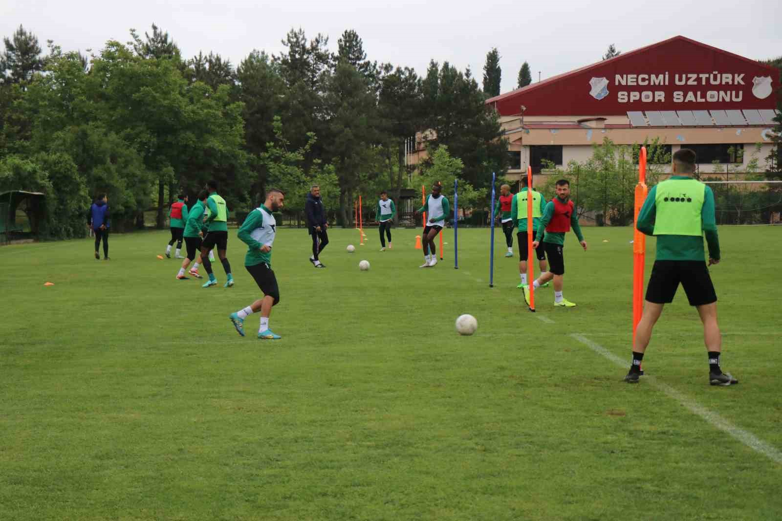 sakaryaspor’un süper lig hayali play-off’lara kaldı