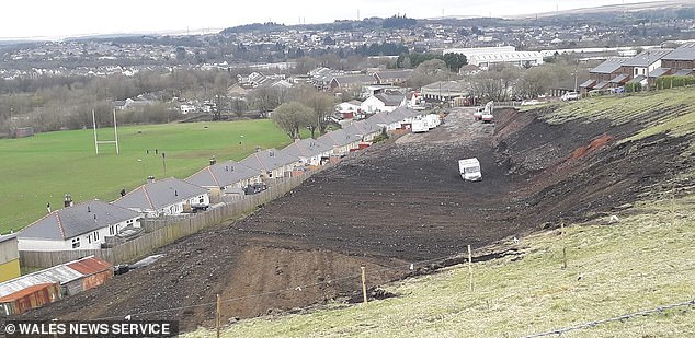 travellers ordered to stop digging up land in high court order