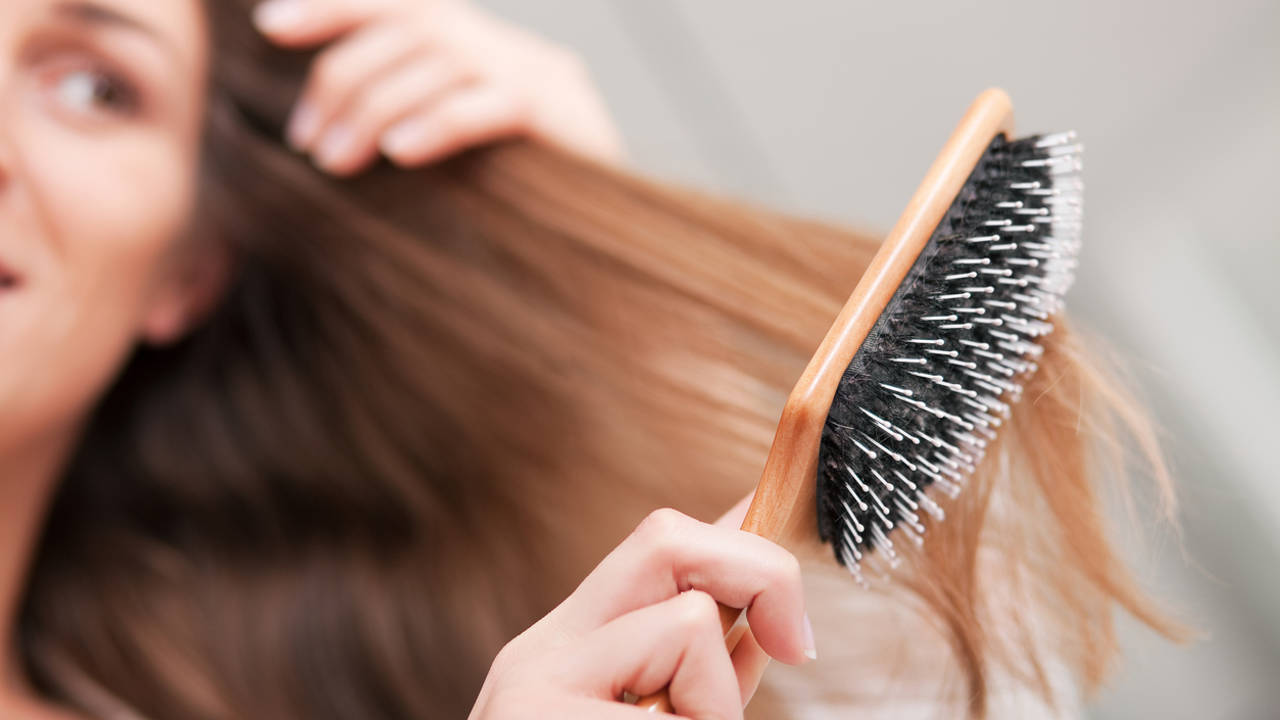 cómo limpiar un cepillo de pelo correctamente