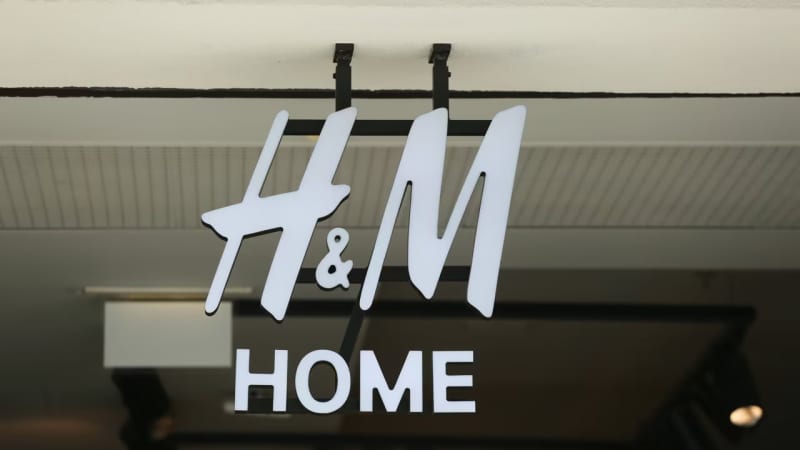 h&m home: diese standleuchte für den garten ist ein absoluter hingucker