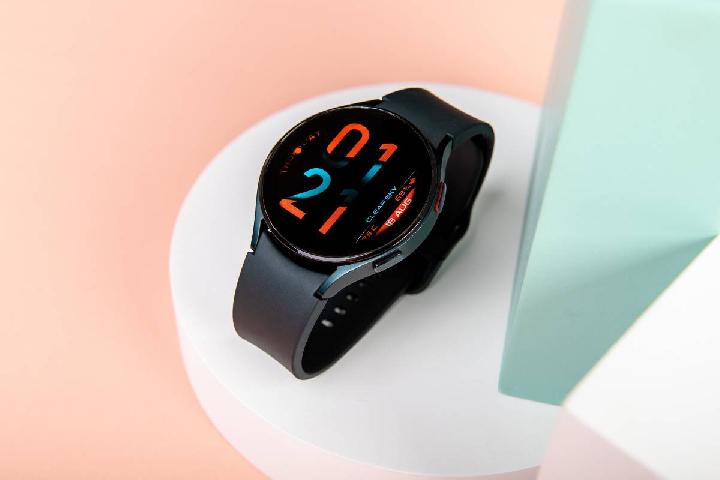 5 smartwatch yang dilengkapi nfc, bisa untuk transaksi