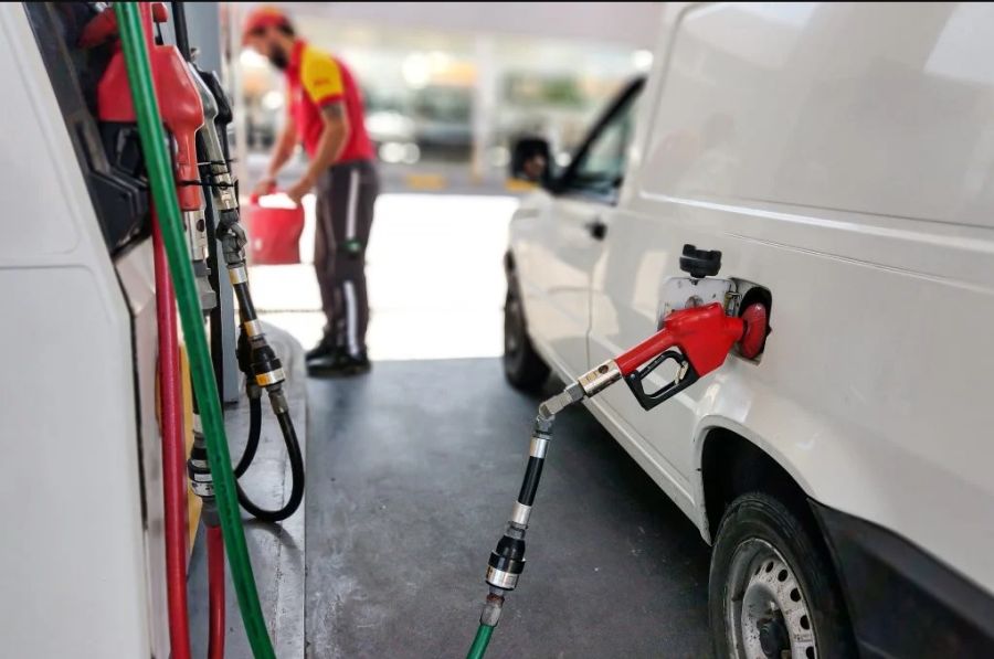 el gobierno postergó el aumento de los impuestos a los combustibles, pero igual suben en mayo