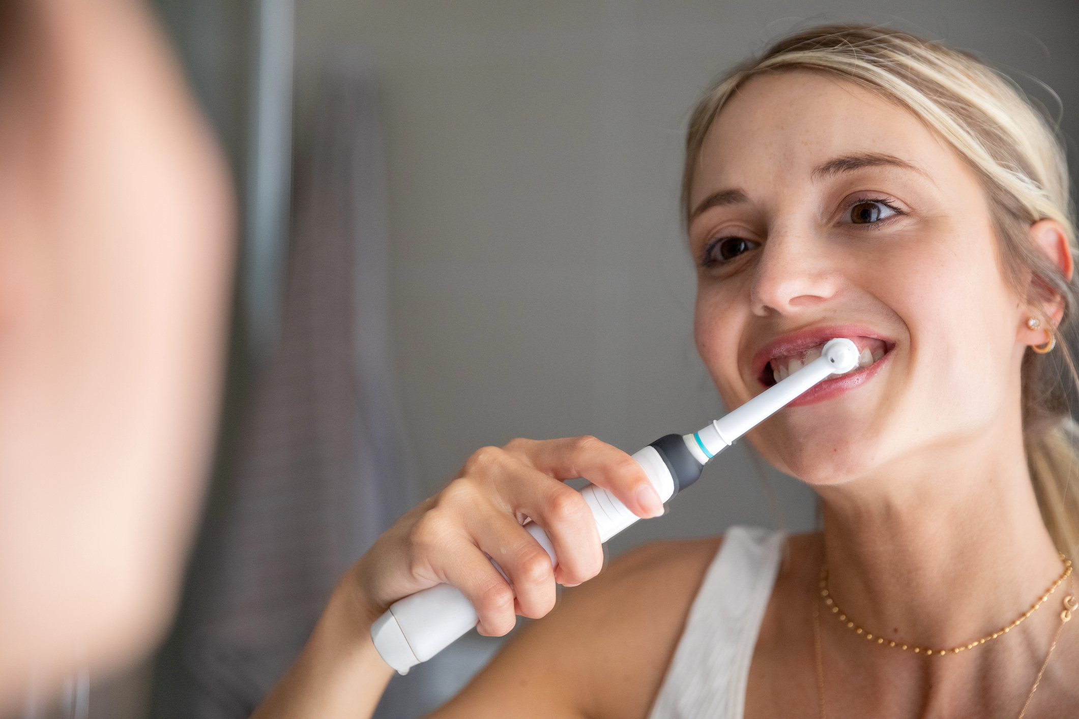 5 szokás, amivel tönkreteszed a fogaidat. mutatjuk a helyes szájápolási rutint!