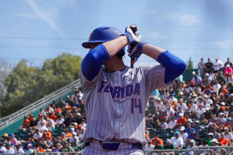 Pair of Gators softball players named player of the year finalists