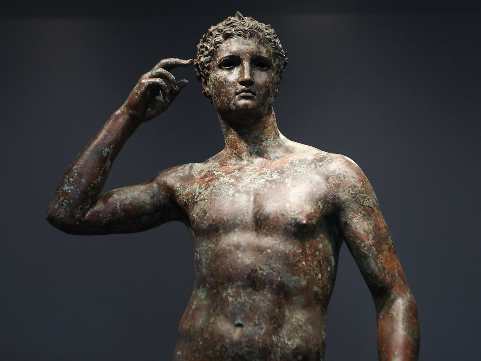 getty-museum soll griechische statue an italien zurückgeben