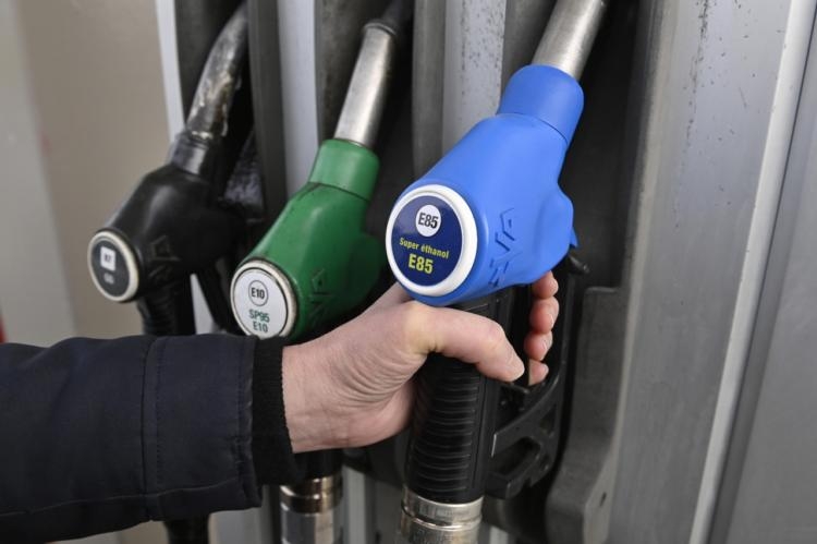 quel est ce carburant moins cher et 100 % renouvelable qui pourrait arriver à la pompe ?