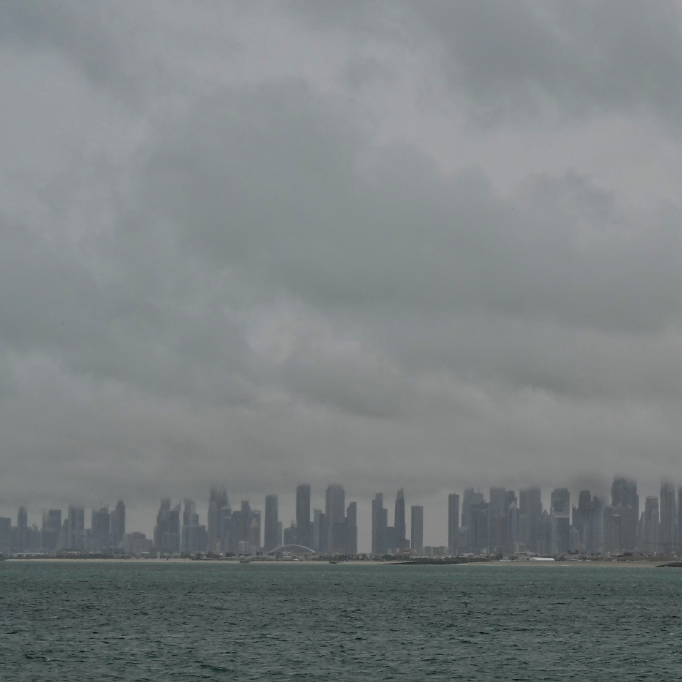 emirate erneut von starkregen betroffen