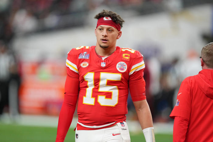 patrick mahomes shares adorable picture of dad holding him as a baby