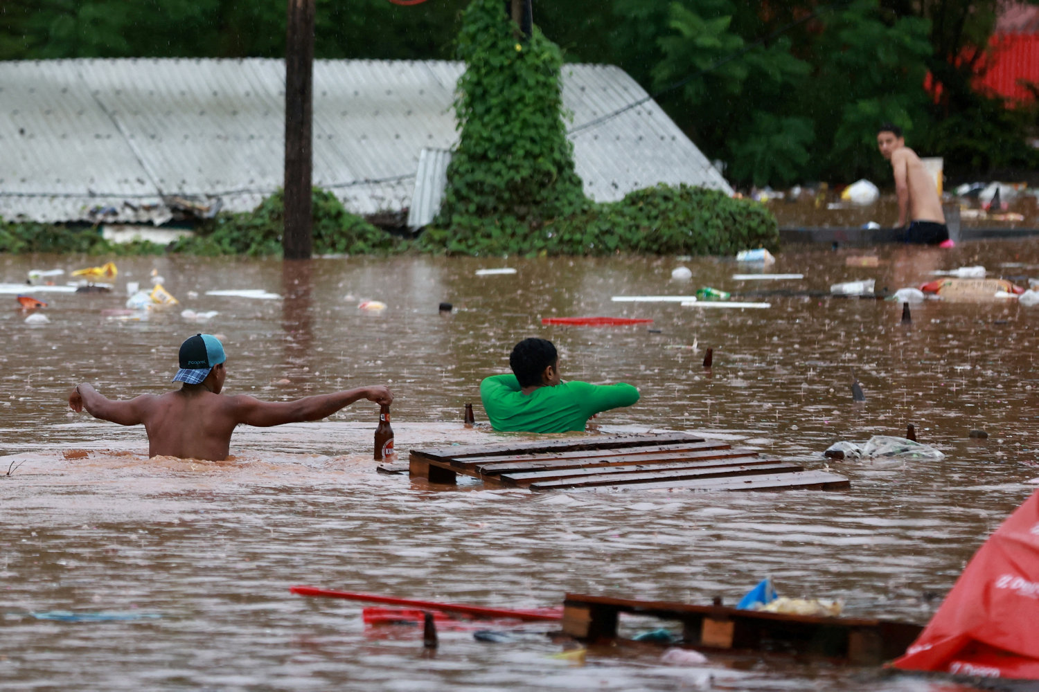 mindst 29 er døde i oversvømmelser i det sydlige brasilien