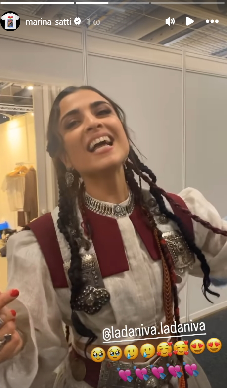 eurovision 2024: η μαρίνα σάττι χορεύει συρτό με την τραγουδίστρια της αρμενίας