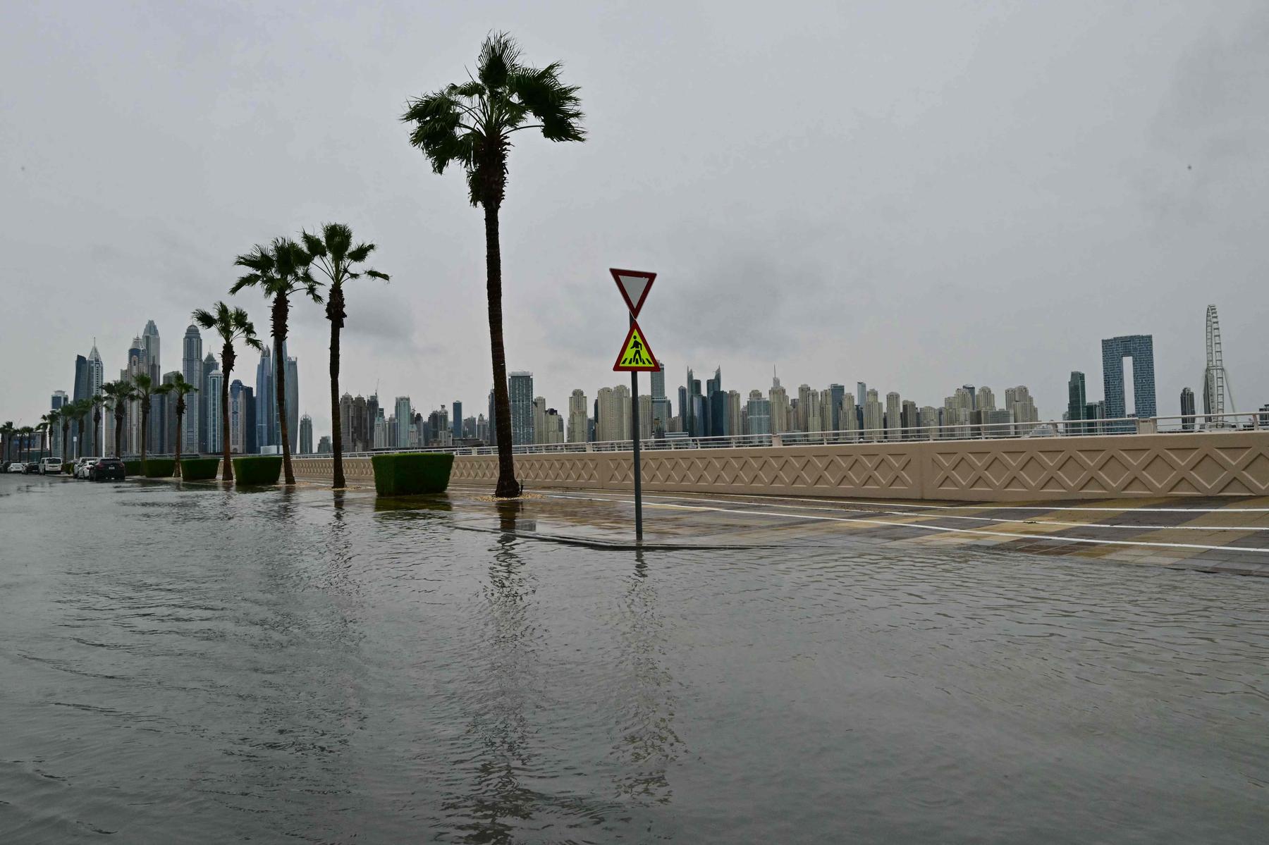 schulen und büros geschlossen: arabische emirate erneut von starkregen betroffen