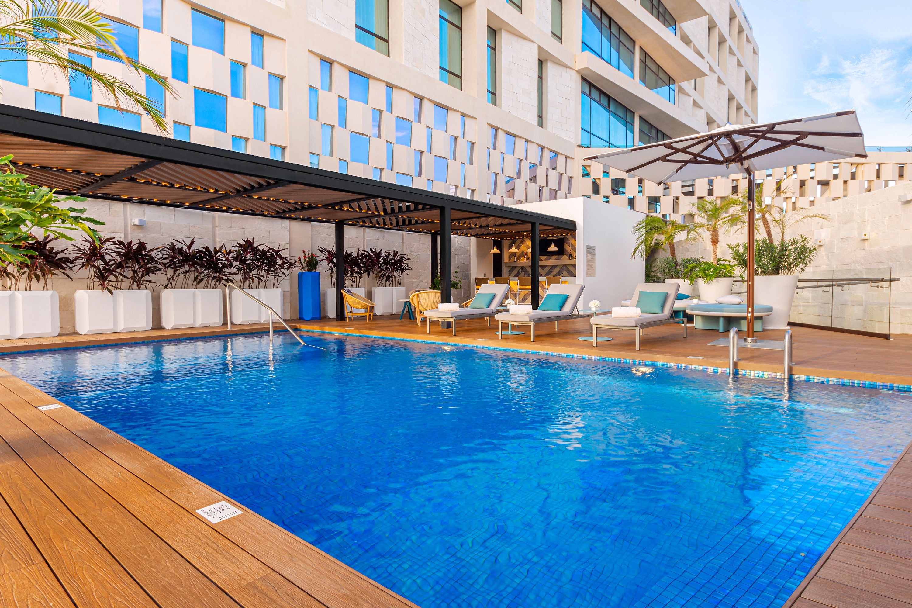 el hotel que se convierte en uno de los destinos más instagrameables de cancún