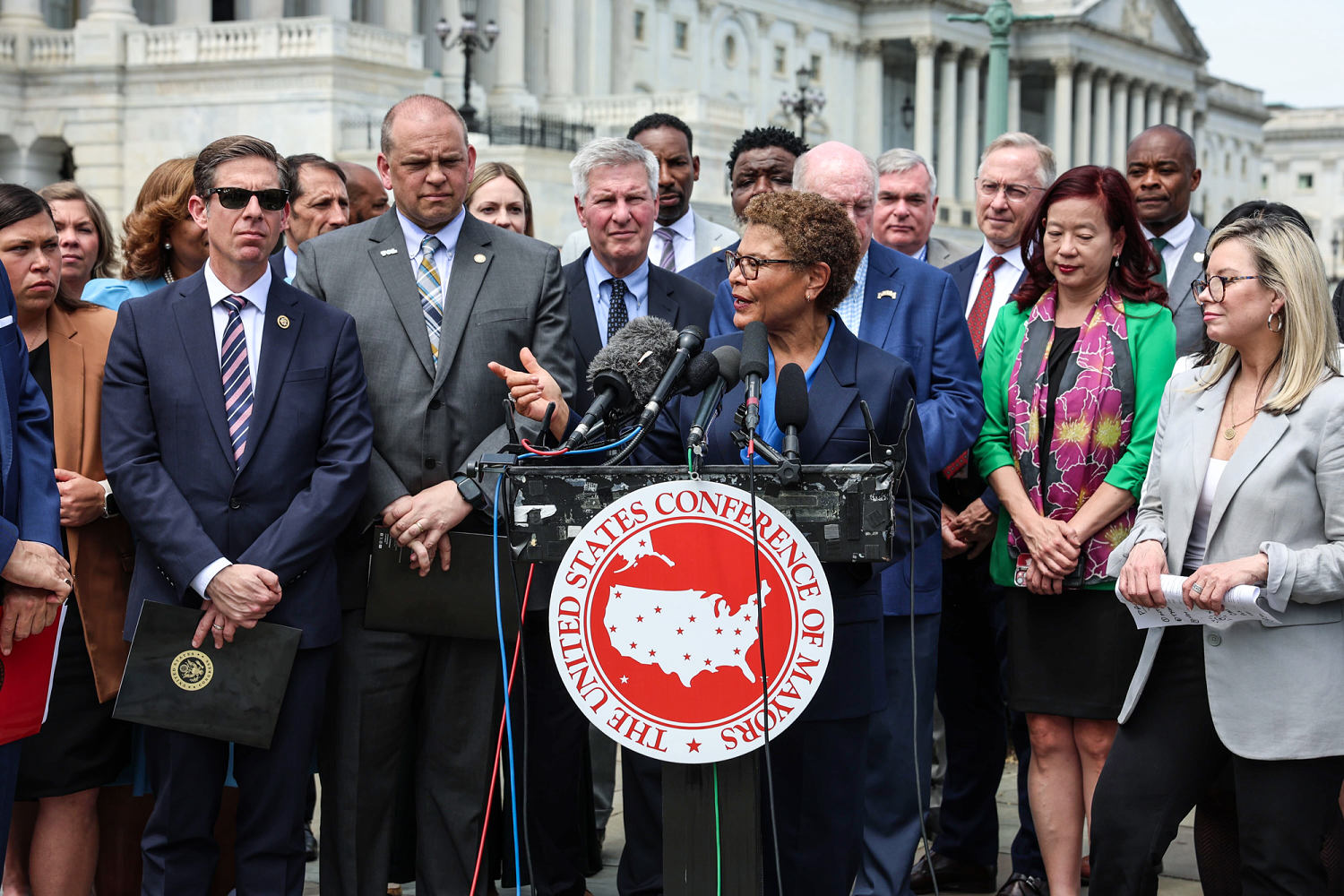 karen bass aims to reverse l.a.’s — and the nation’s — decadeslong struggle with homelessness