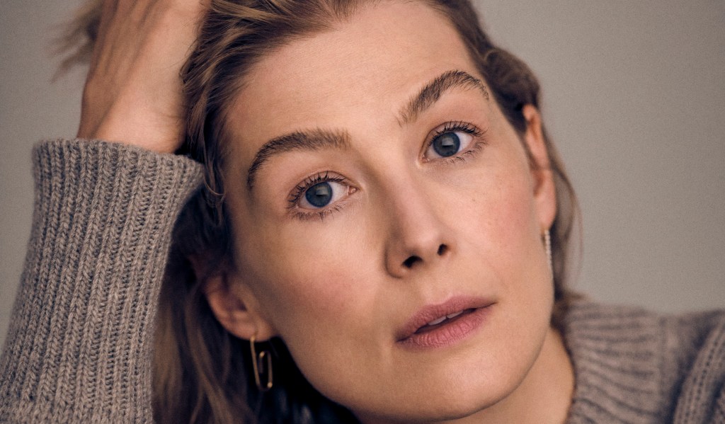 amazon, rosamund pike joins lionsgate's ‘now you see me 3'