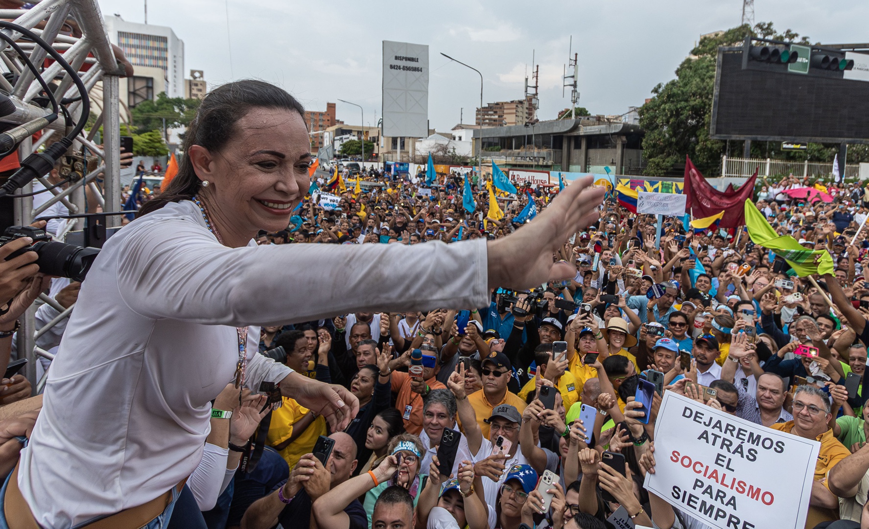 machado pide a quienes confían en ella votar por gonzález urrutia en las presidenciales