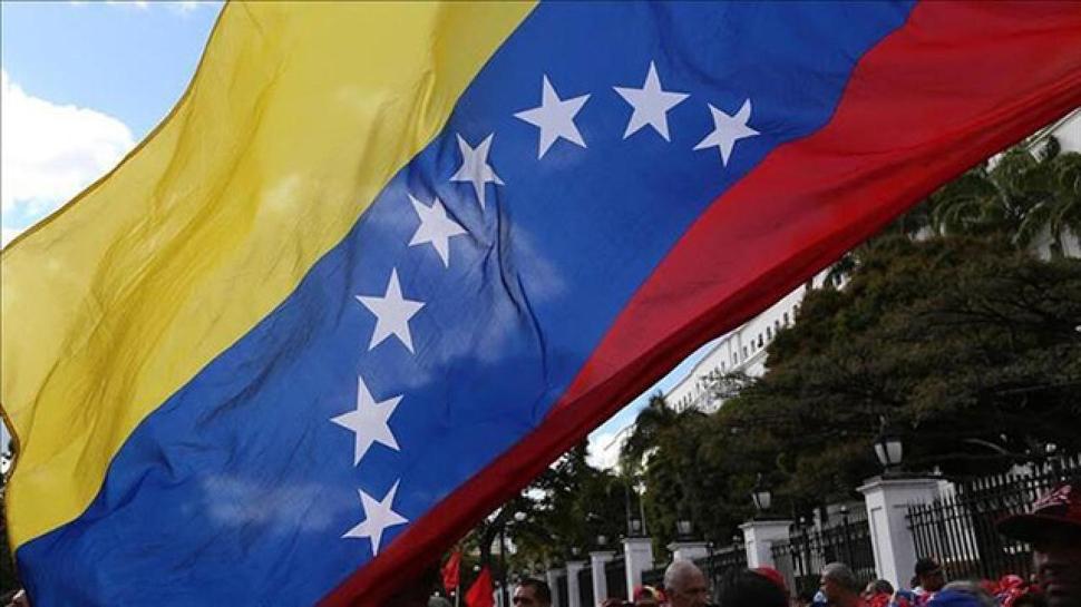 i̇ki siyasetçi için yakalama kararı... venezuela'da yolsuzluk soruşturması sürüyor